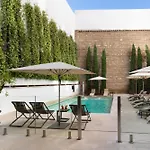 H10 Palacio Colomera 호텔 4*