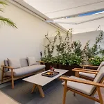 H10 Palacio Colomera 호텔 4*