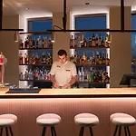 H10 Palacio Colomera 호텔