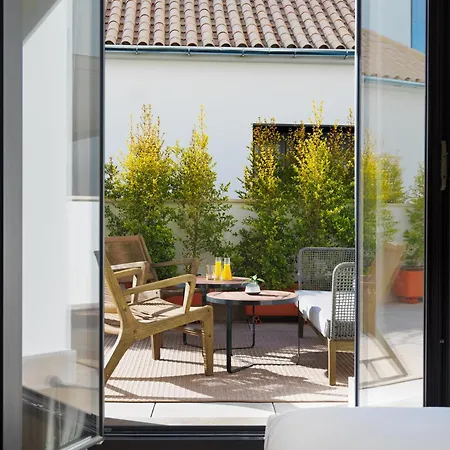 H10 Palacio Colomera Отель 4*