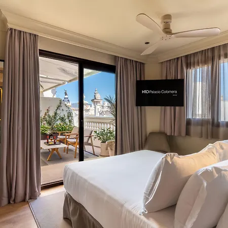 H10 Palacio Colomera فندق