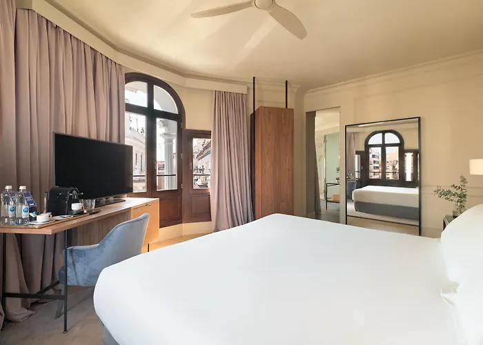 H10 Palacio Colomera Otel