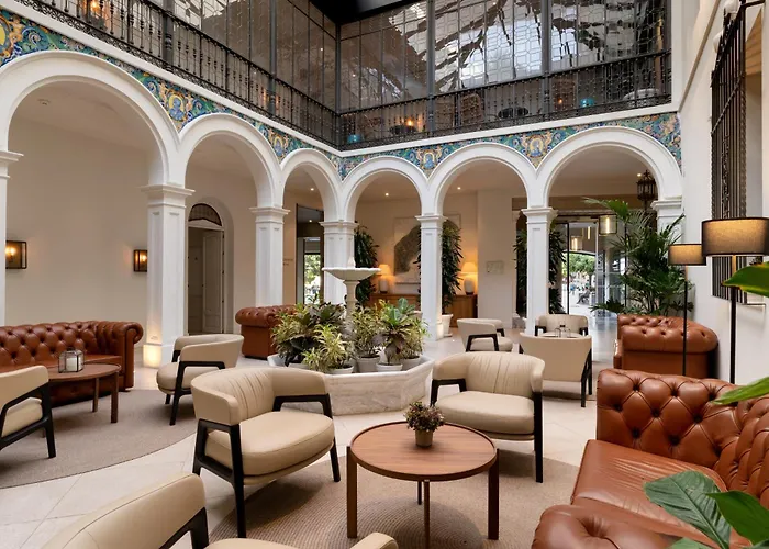 Otel H10 Palacio Colomera 4*