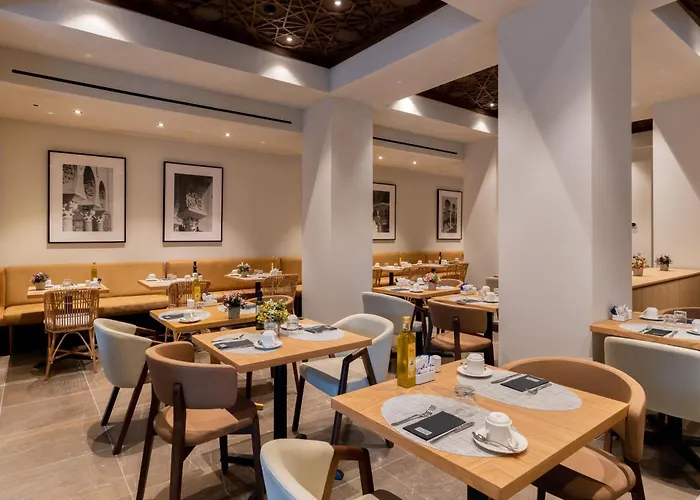 ホテル H10 Palacio Colomera コルドバ