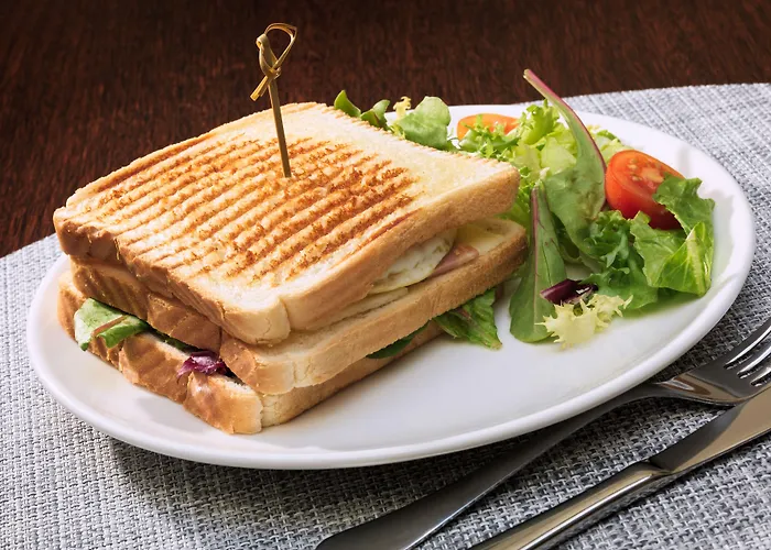 ホテル H10 Palacio Colomera コルドバ