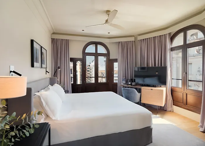 ホテル H10 Palacio Colomera コルドバ