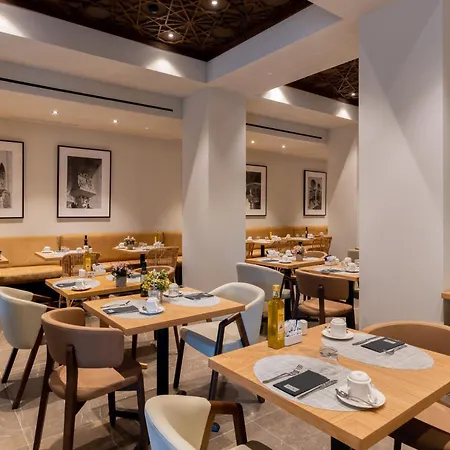 ホテル H10 Palacio Colomera コルドバ