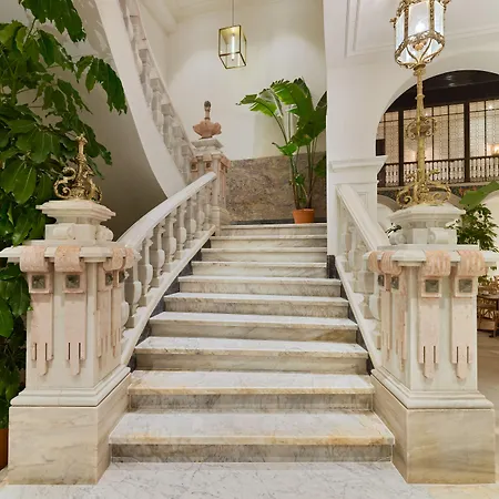 ホテル H10 Palacio Colomera コルドバ