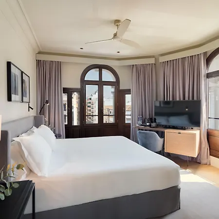 ホテル H10 Palacio Colomera コルドバ